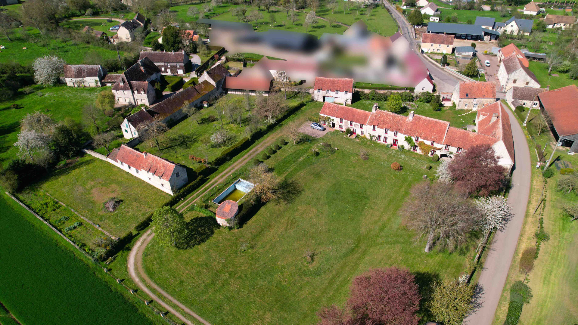 Photo ARGENTAN, manoir du 16è siècle image 1/6