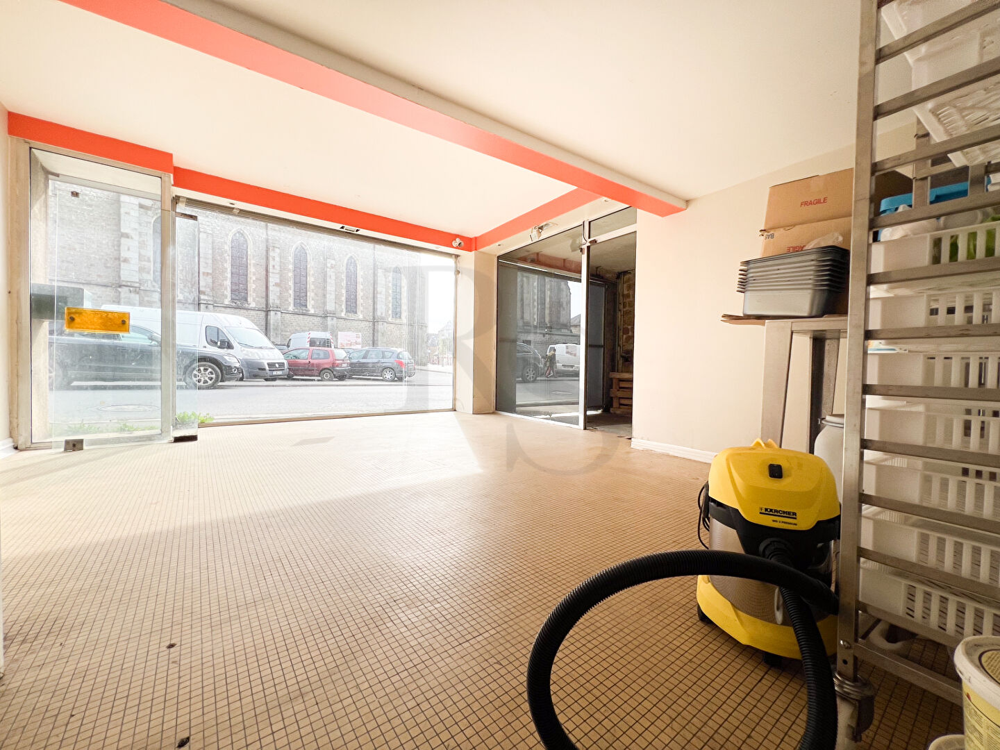 Photo Briouze - Local Commercial + Logement image 5/6