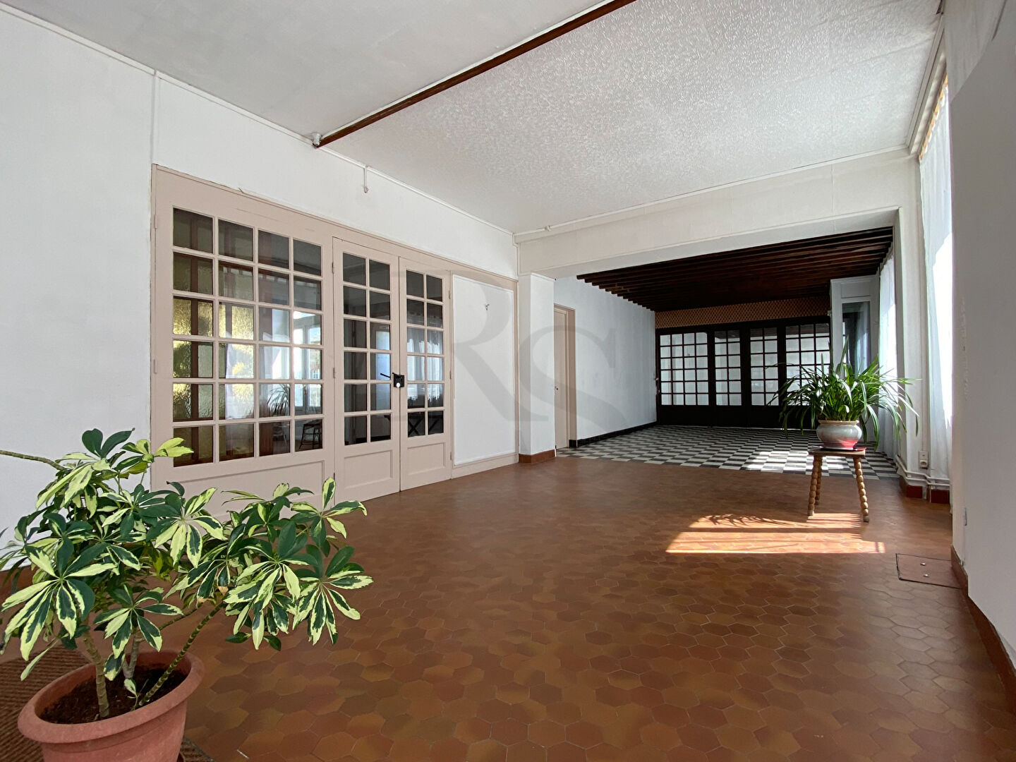 Photo CARROUGES - Ensemble Immobilier à vendre image 4/6