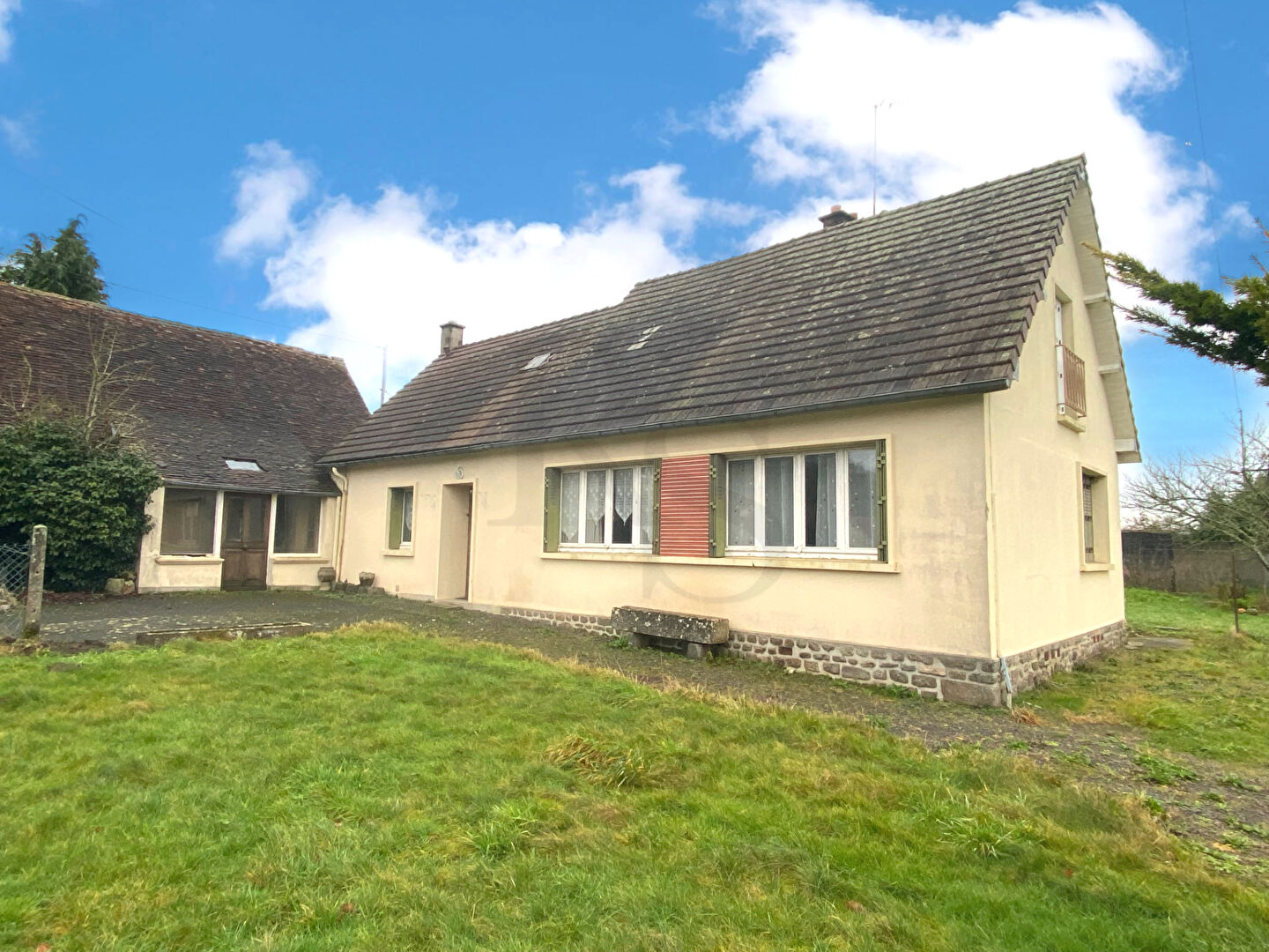 Photo La Coulonche - Maison 4 chambres image 1/6