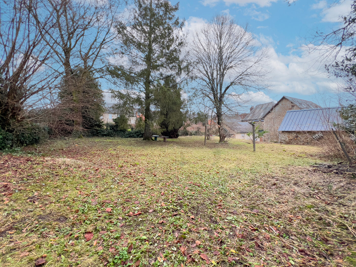 Photo La Ferrière aux étangs - Immeuble 4 lots image 3/6