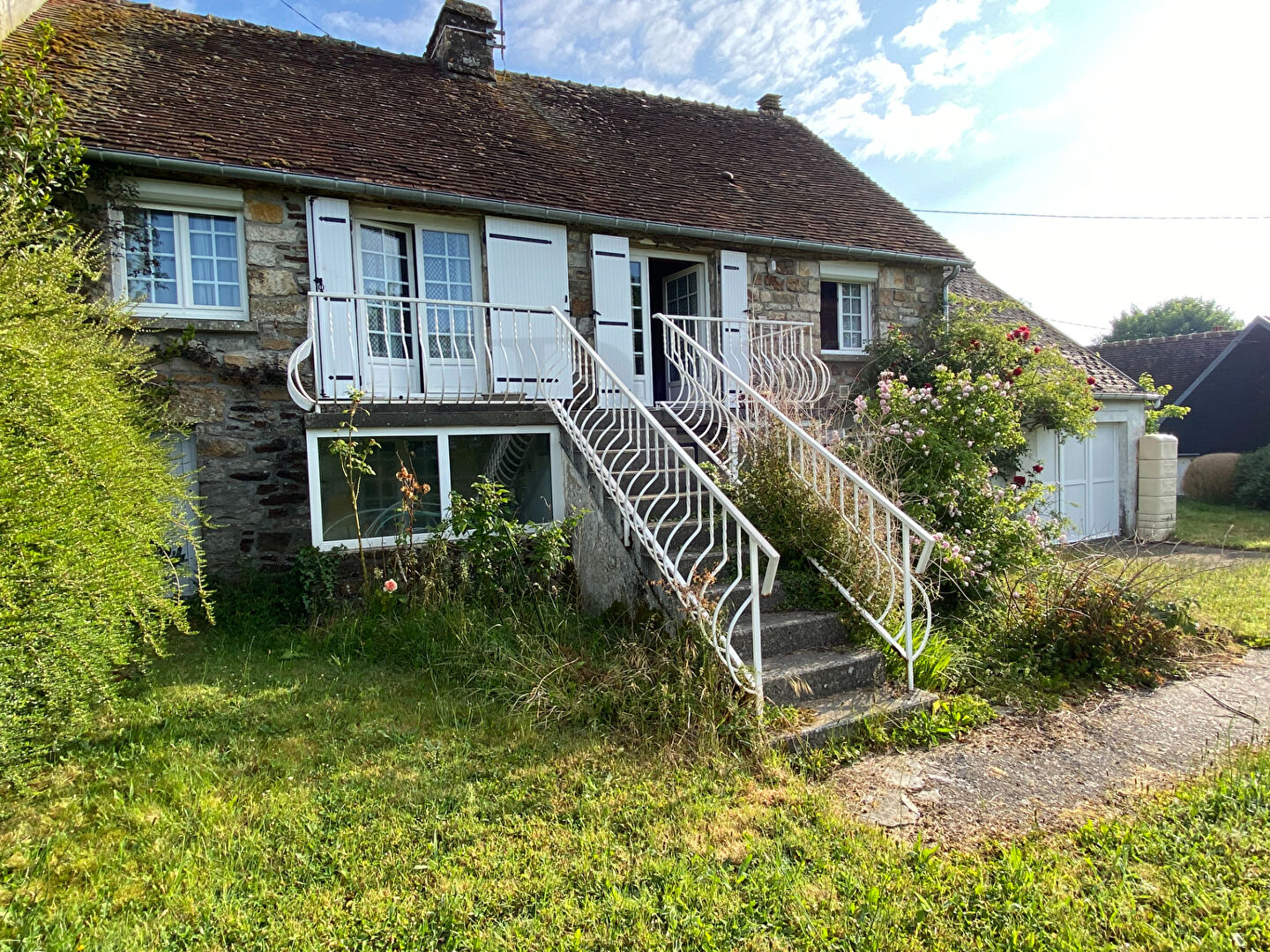 Champsecret : 2 maisons d'habitations  avec Terrain 2228m2