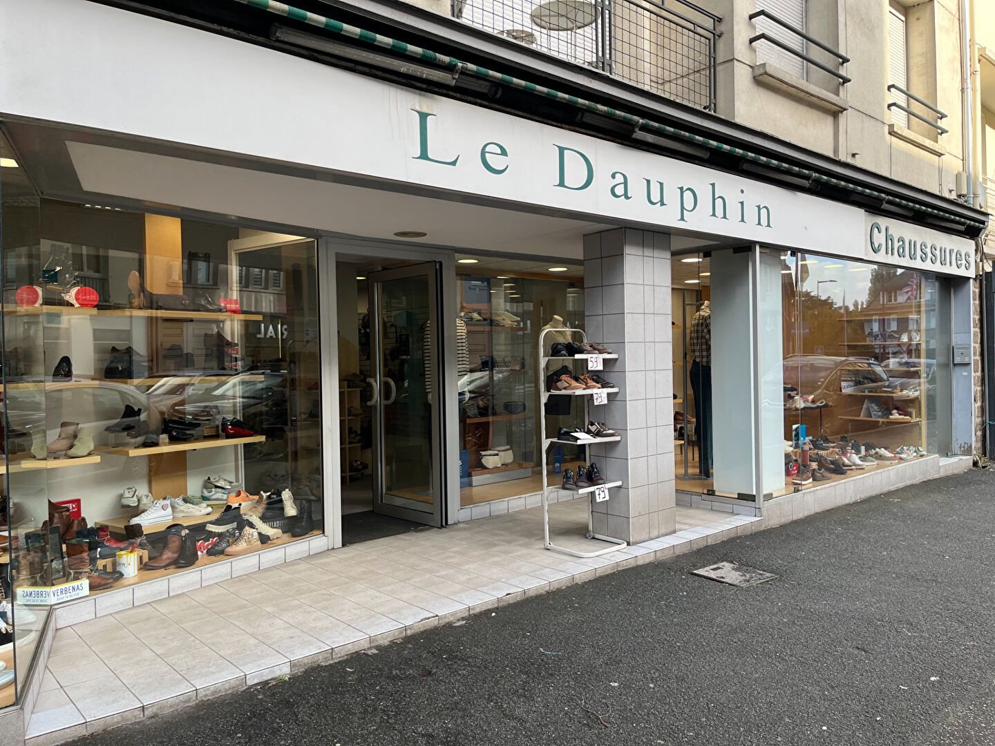 Photo Local commercial image 1/4