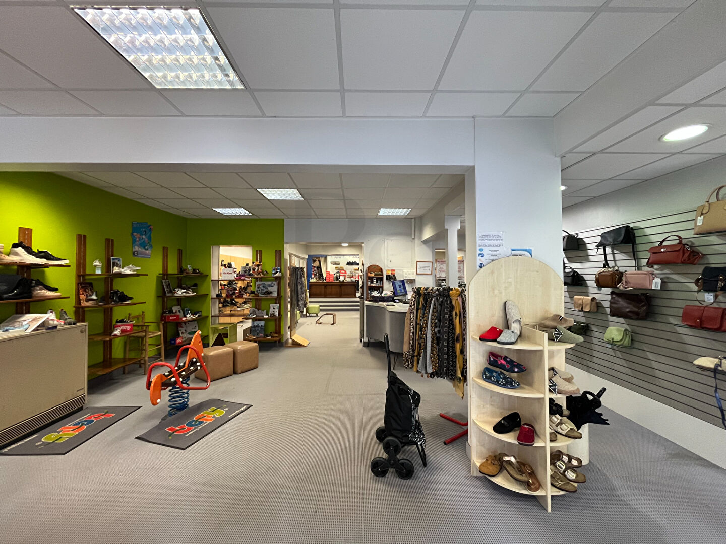 Photo Local commercial image 2/4