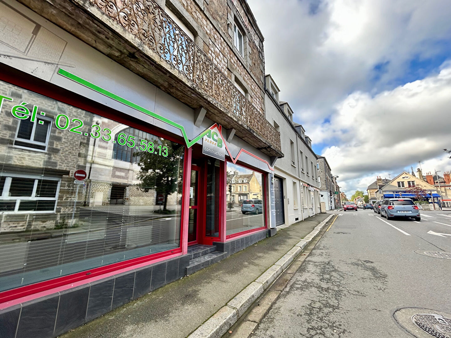 FLERS - LOCAL COMMERCIAL / MUR