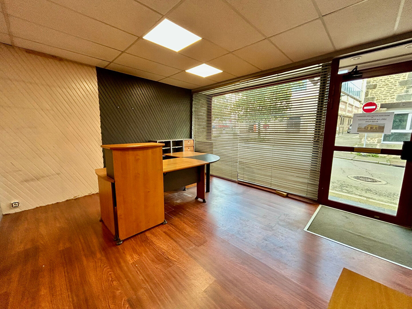 Photo FLERS - LOCAL COMMERCIAL / MUR image 2/6