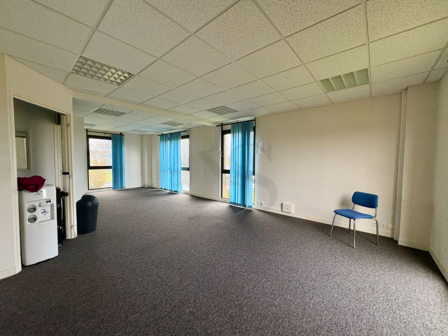 Photo LOCAL LA LANDE PATRY de 131 m2 image 6/6