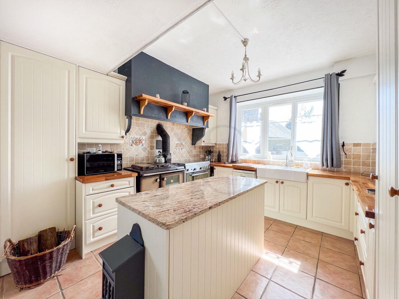 Photo Maison de caractère avec gîte, à vendre image 4/6