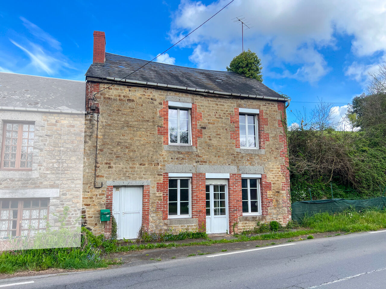 TINCHEBRAY BOCAGE Maison en pierres