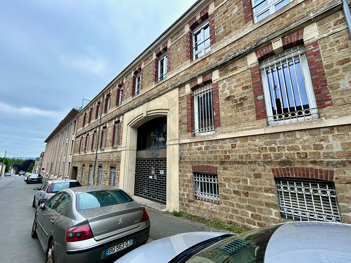 LOCAL COMMERCIAL BUREAUX FLERS 358 m2