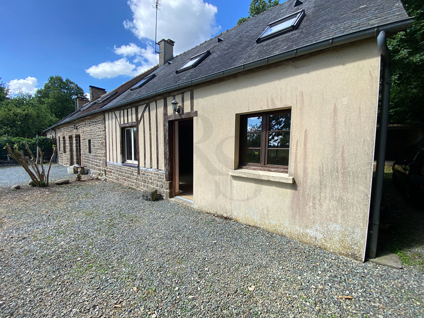 Ensemble de 2 maisons de charme en impasse, en campagne de Passais Villages