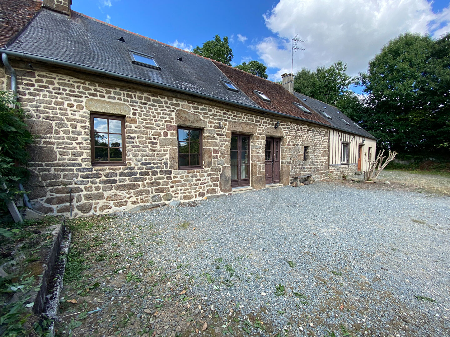 Photo Ensemble de 2 maisons de charme en impasse, en campagne de Passais Villages image 2/6