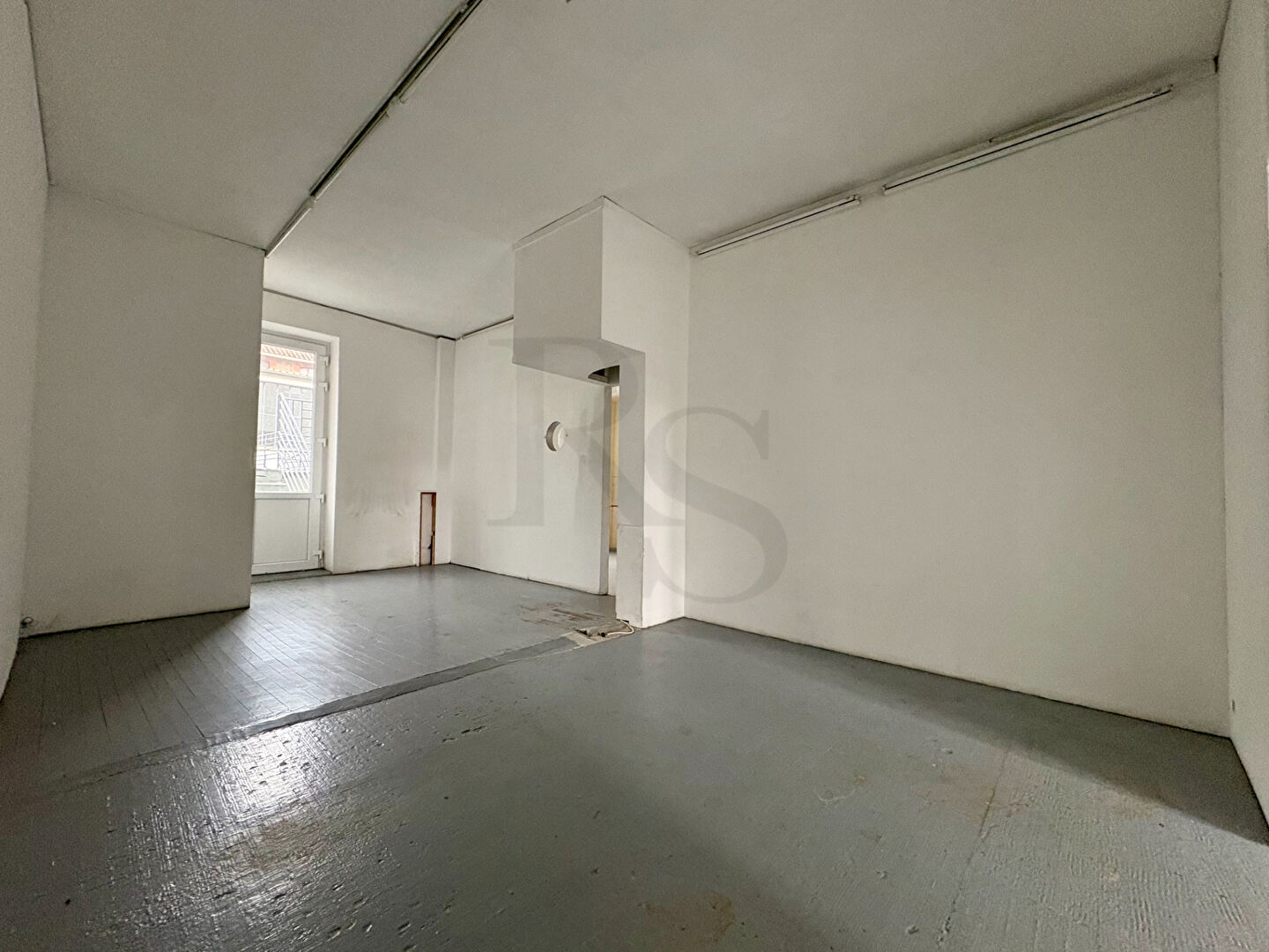 Photo IMMEUBLE CENTRE-VILLE image 3/6