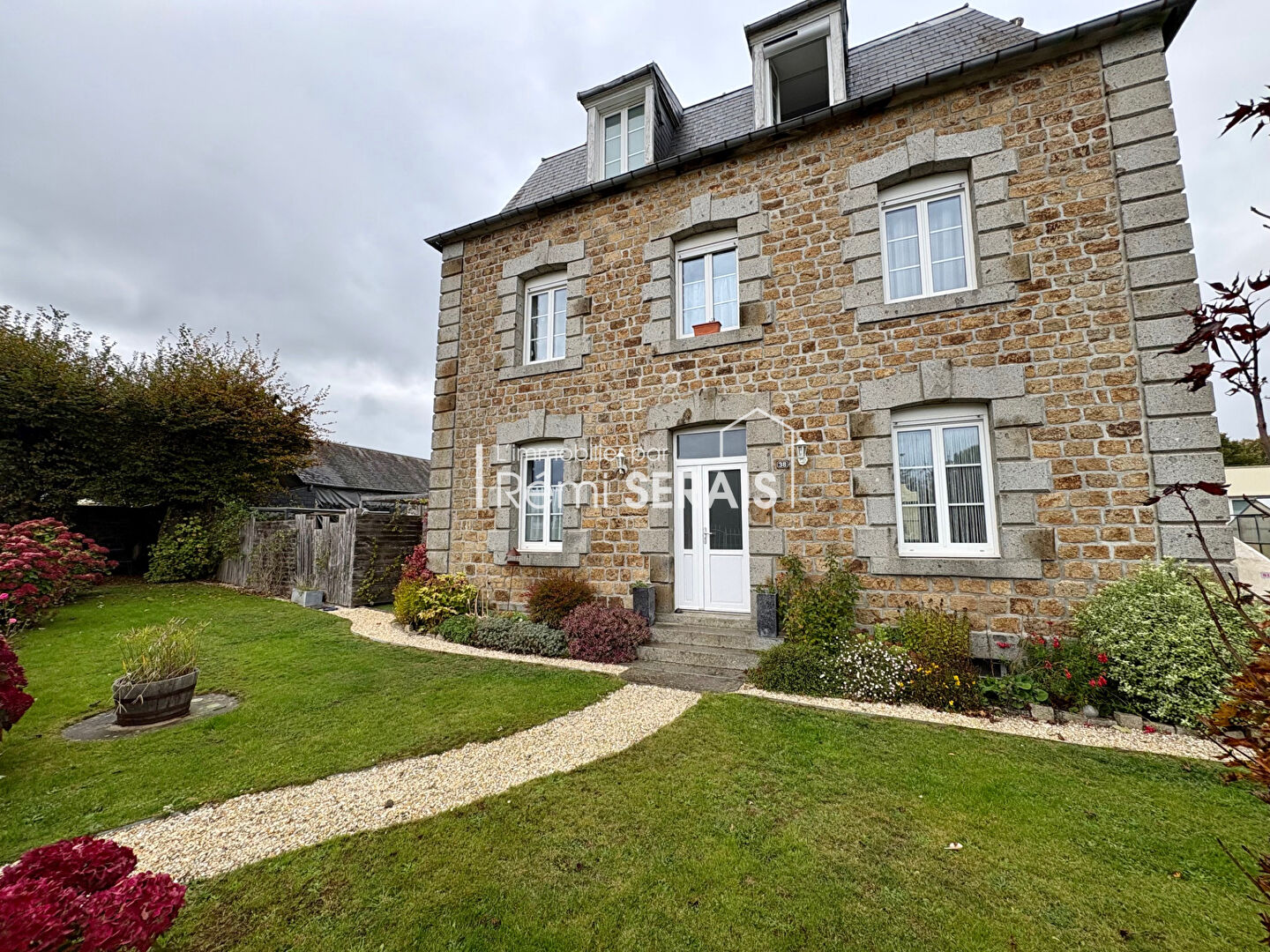 À vendre à Athis-de-l'Orne ? Maison familiale rénovée avec cachet historique