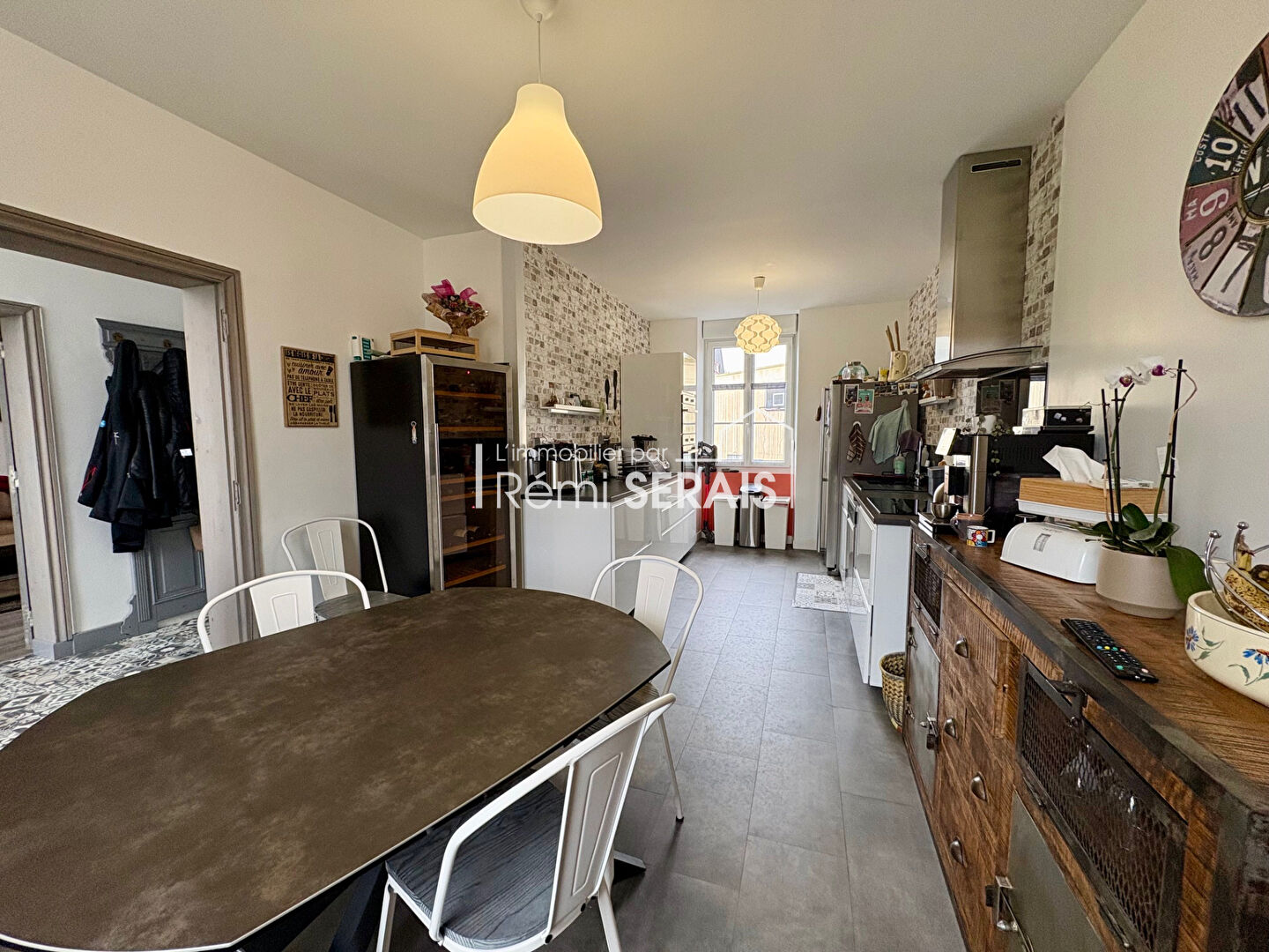 Photo À vendre à Athis-de-l'Orne ? Maison familiale rénovée avec cachet historique image 2/6