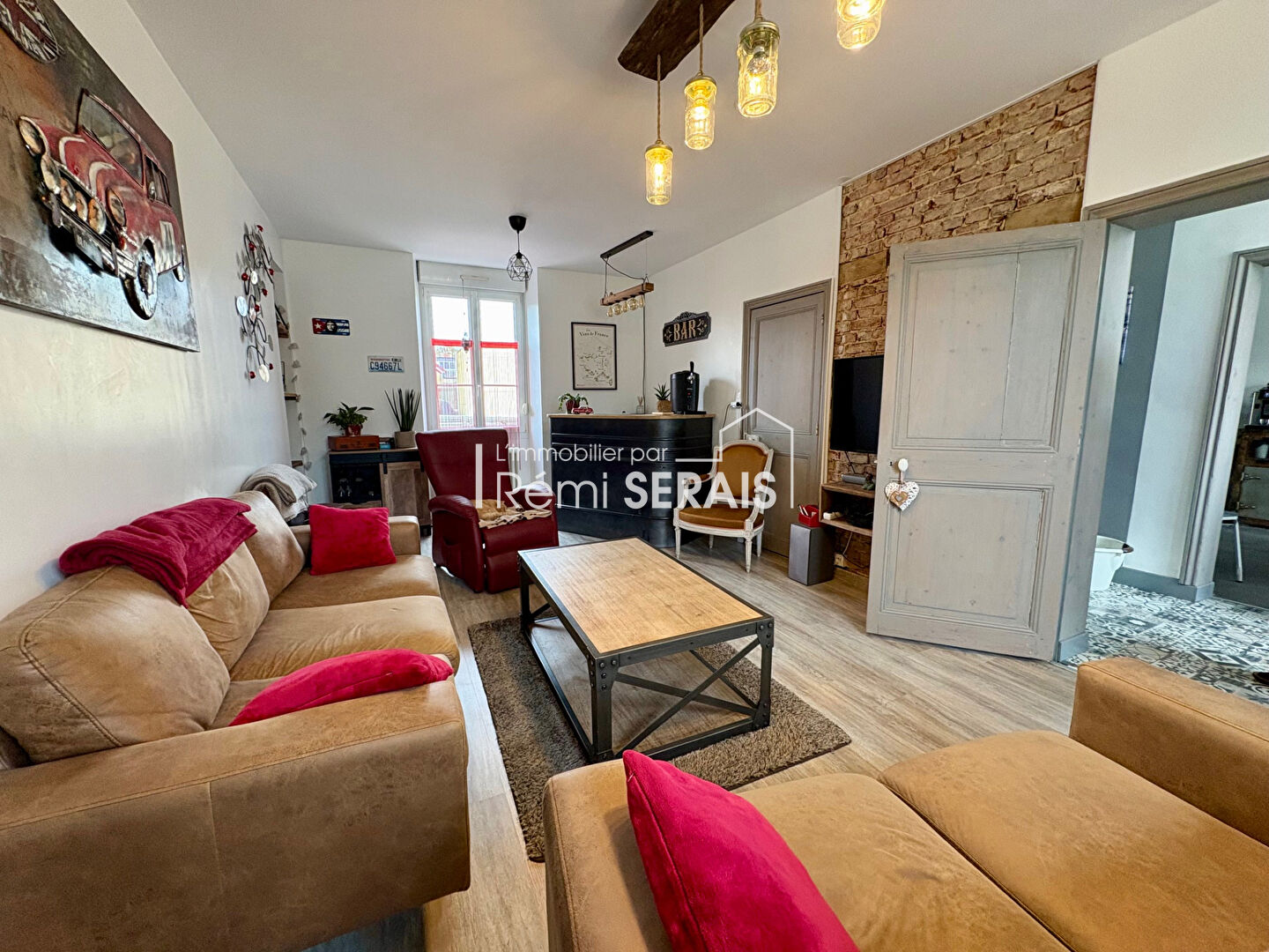 Photo À vendre à Athis-de-l'Orne ? Maison familiale rénovée avec cachet historique image 4/6