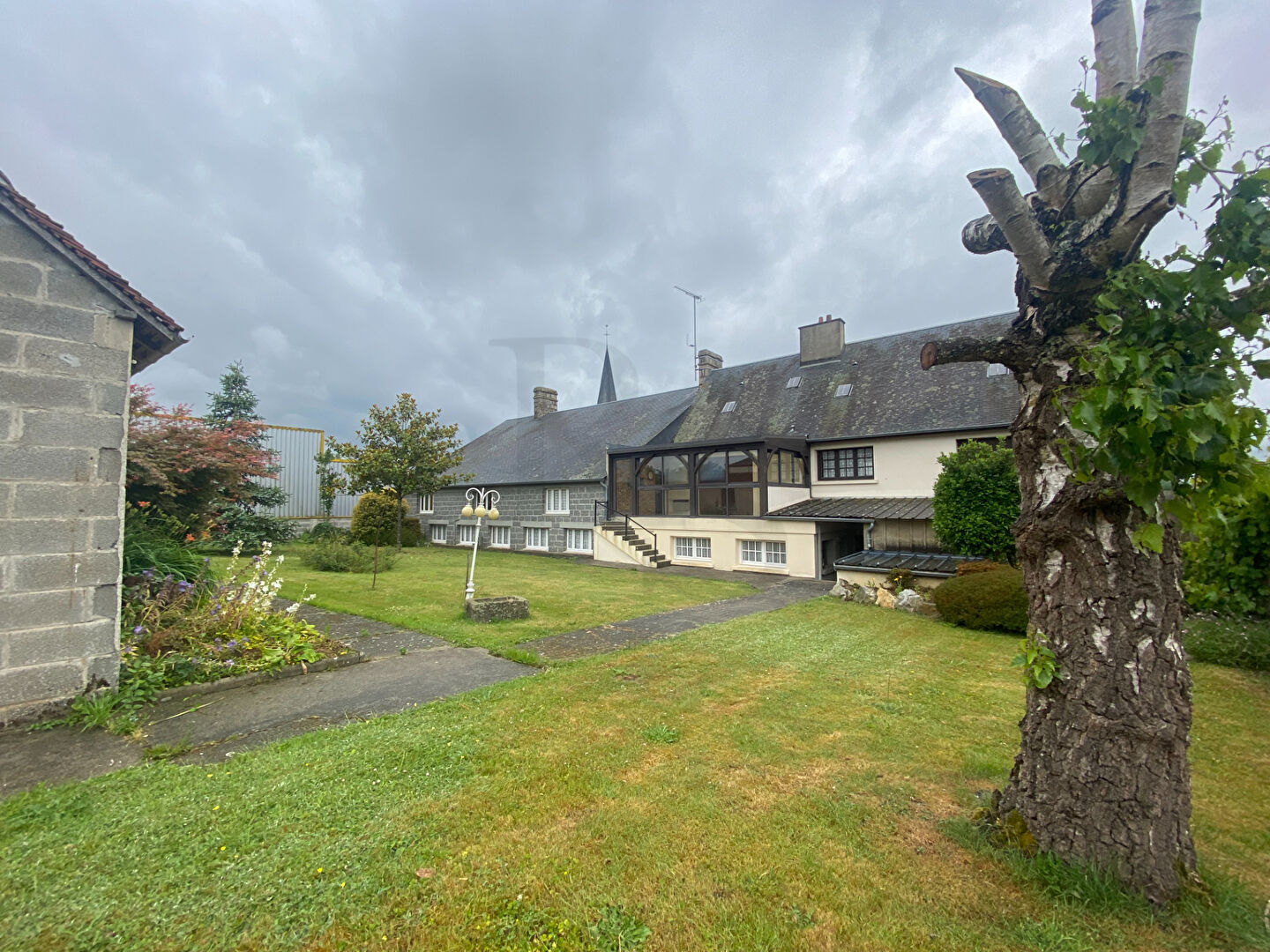 Saint Roch Sur Egrenne  : ensemble 2 maisons, dépendances