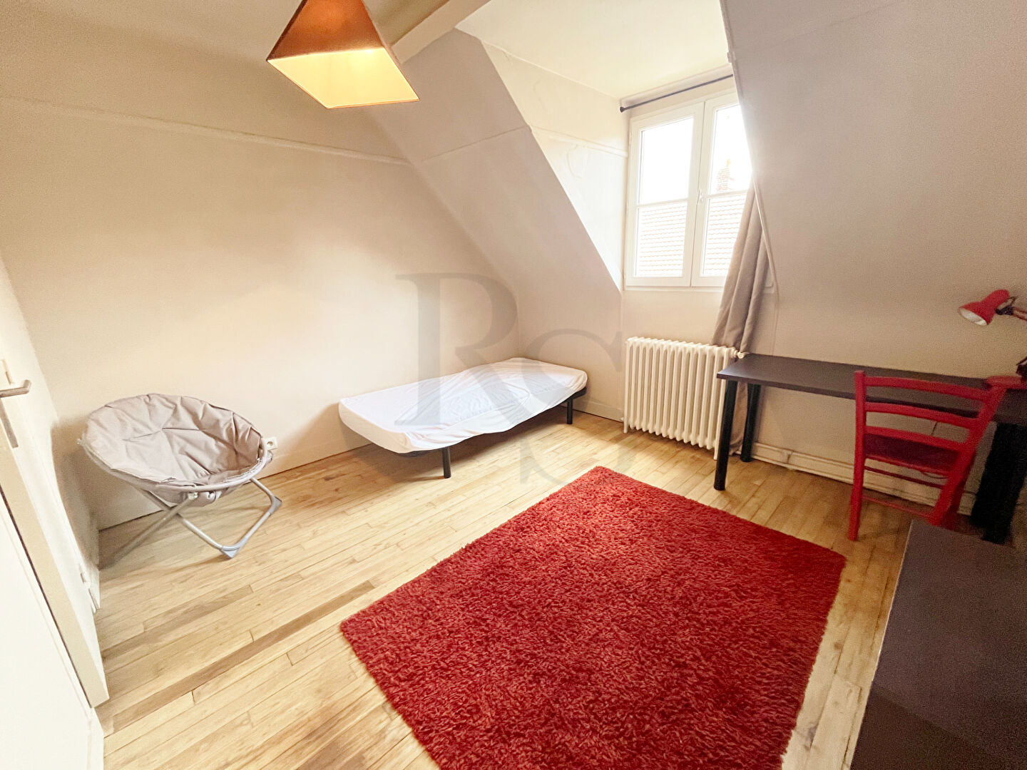 Photo ARGENTAN - Chambre meublée à louer de 14.63 m² image 1/4