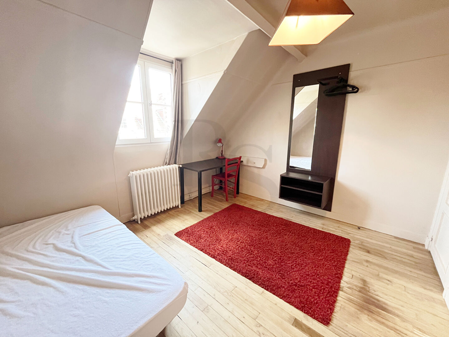 Photo ARGENTAN - Chambre meublée à louer de 14.63 m² image 3/4