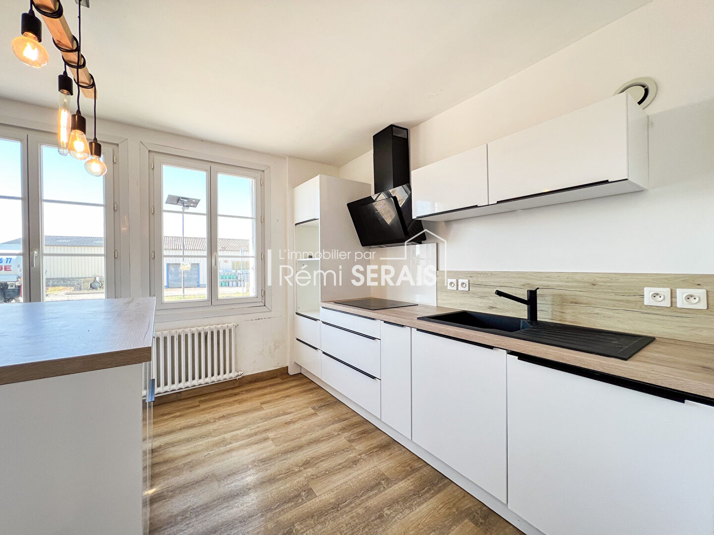 Photo Maison 4 chambres avec dépendances, à vendre image 3/6