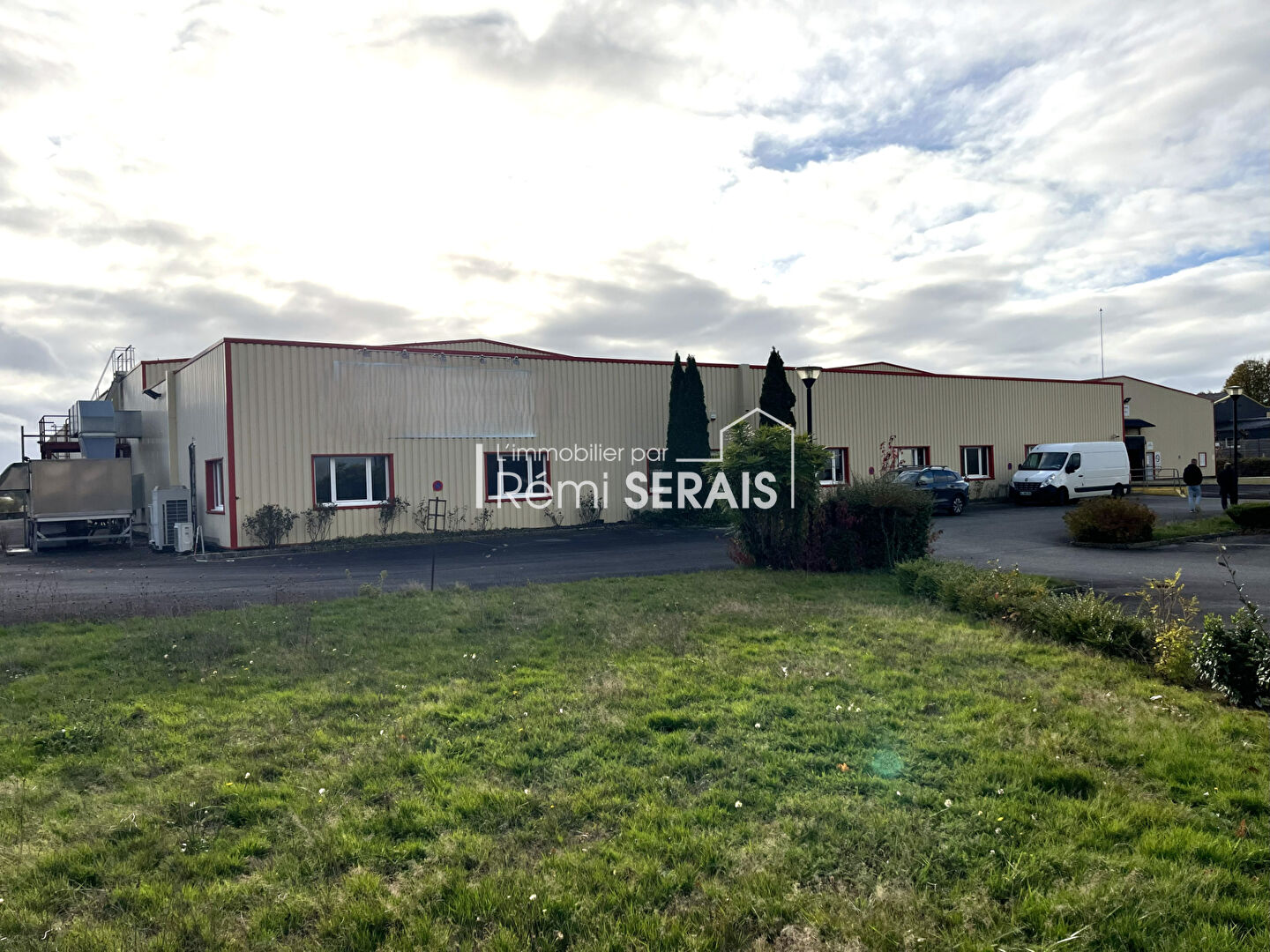 A Vendre Entrepôt / local industriel  6 600 m2 en Mayenne