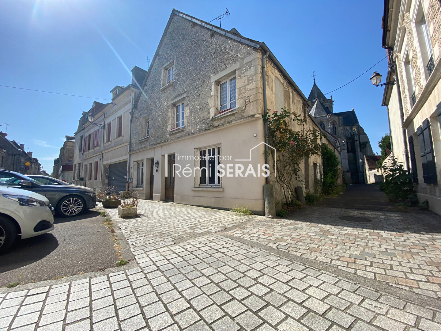 Maison à rénover, centre-ville, proche des commerces ECOUCHE LES VALLEES