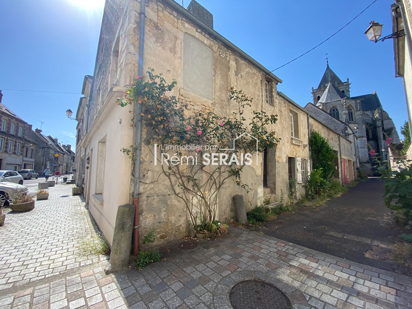 Maison à rénover, centre-ville, proche des commerces ECOUCHE LES VALLEES