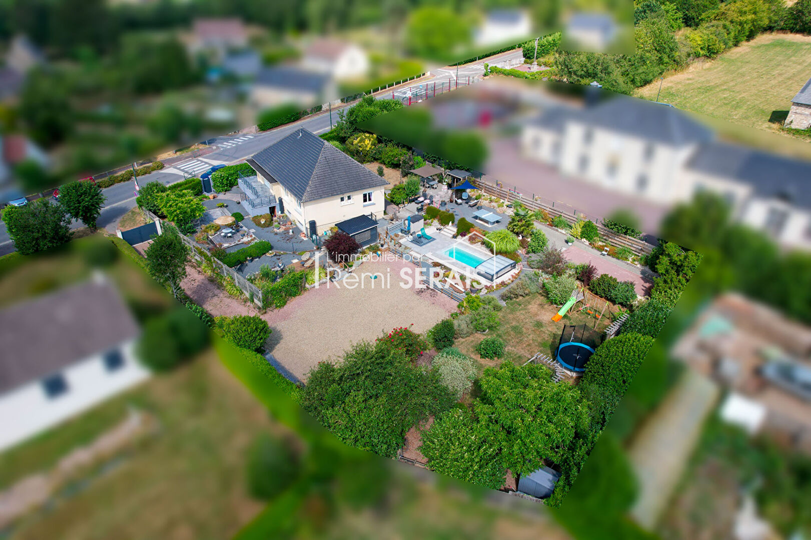 Maison sans travaux avec sous-sol complet et espaces de loisirs