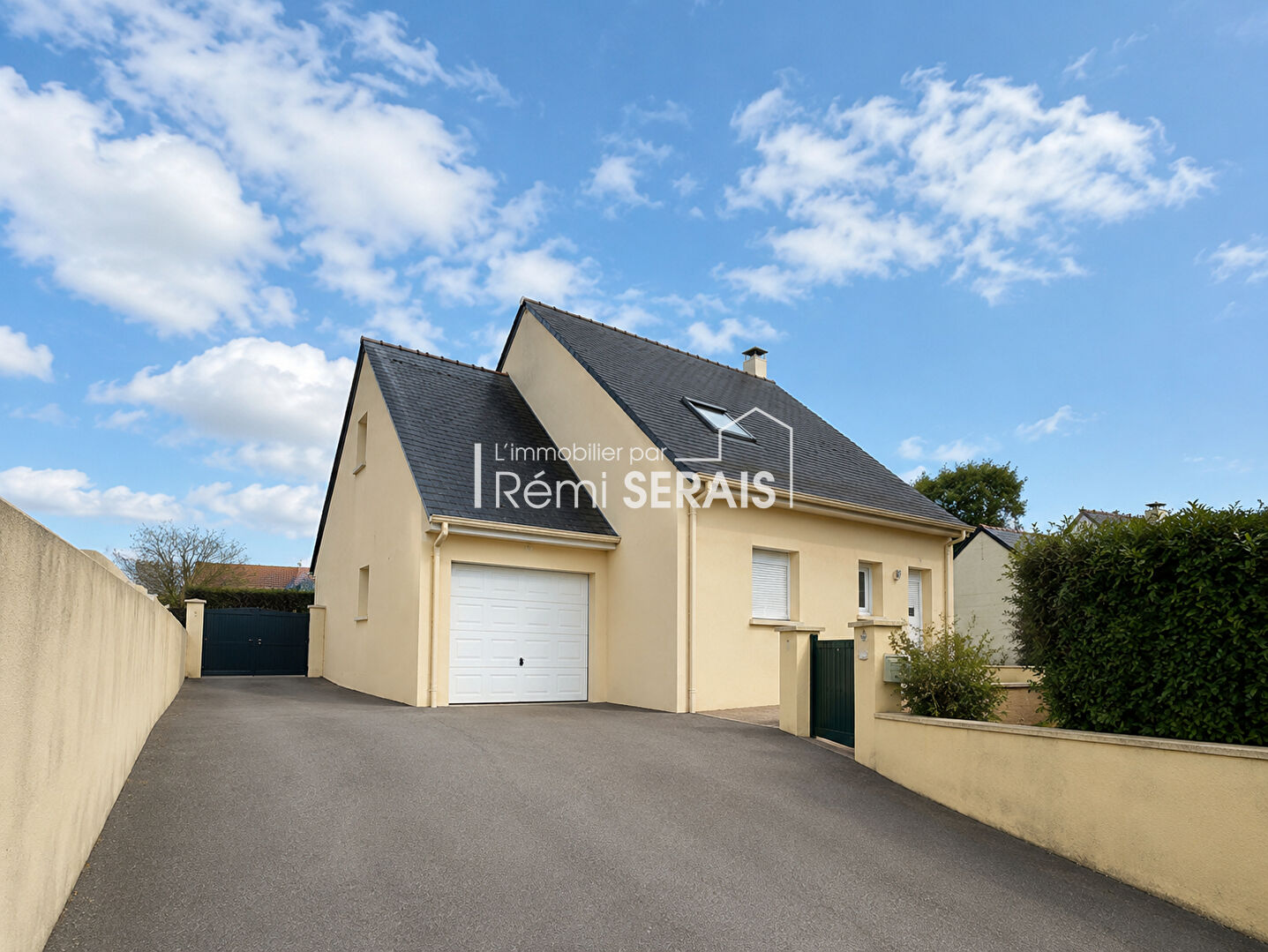 Pavillon récent avec quatre chambres à Aunay-sur-Odon - 14260