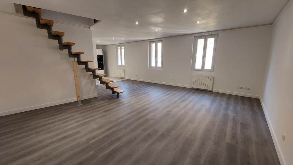 Appartement Duplex à Saint Hippolyte F3 de 89 m2, avec terrain au bord du Dessoubre