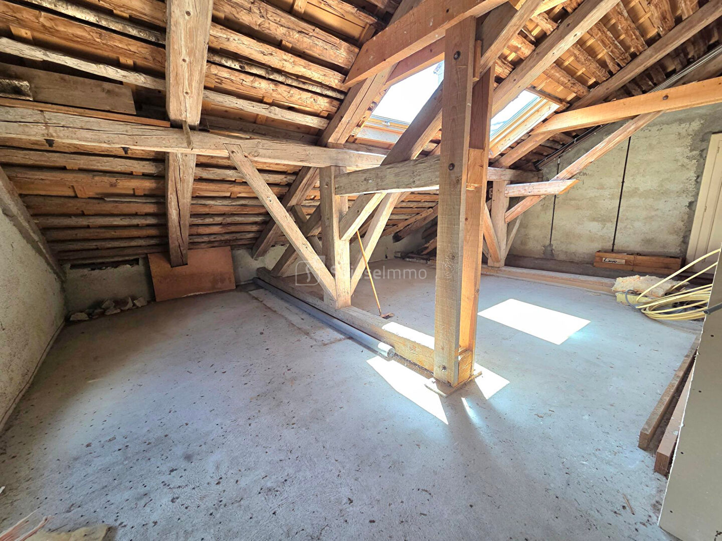 APPARTEMENT / PLATEAU T5 110 m² 89000 EUROS