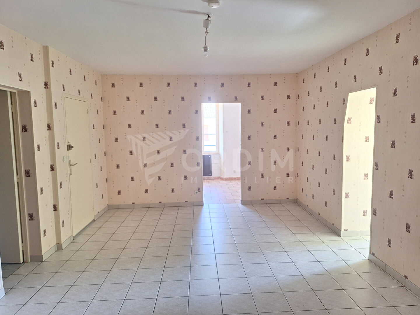 APPARTEMENT ST SAUVEUR EN PUISAYE - 4 pièce(s) - 72 m2
