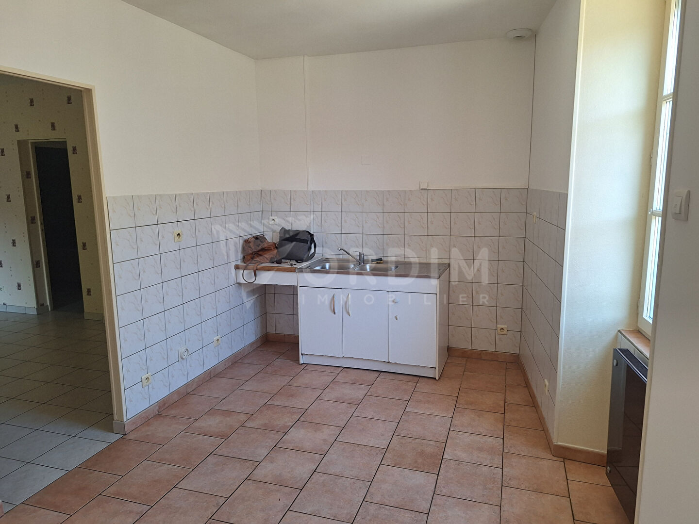 Photo APPARTEMENT ST SAUVEUR EN PUISAYE - 4 pièce(s) - 72 m2 image 3/6
