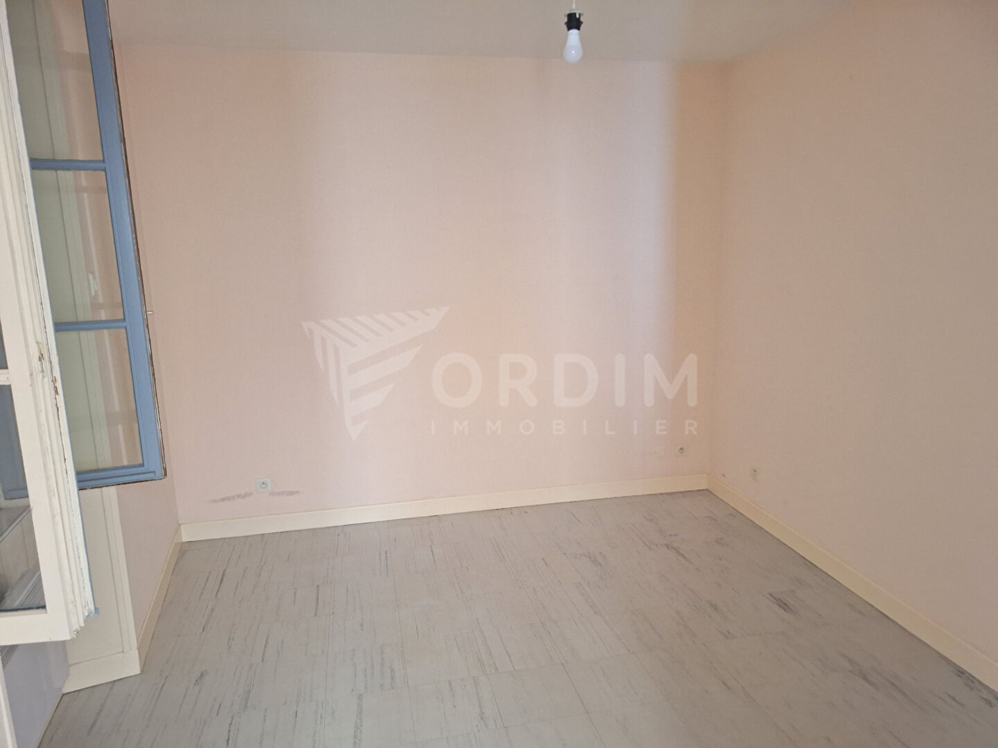 Photo APPARTEMENT ST SAUVEUR EN PUISAYE - 4 pièce(s) - 72 m2 image 4/6