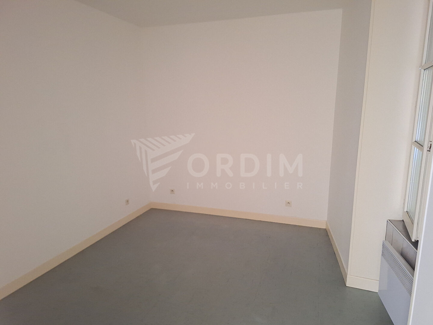 Photo APPARTEMENT ST SAUVEUR EN PUISAYE - 4 pièce(s) - 72 m2 image 6/6