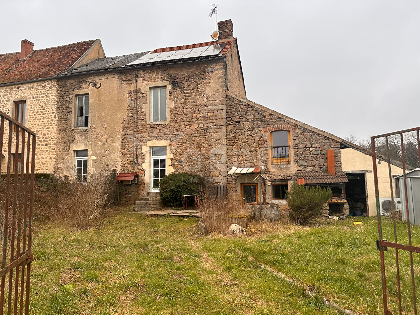 Photo Maison en pierres apparentes 104.13m² image 2/6