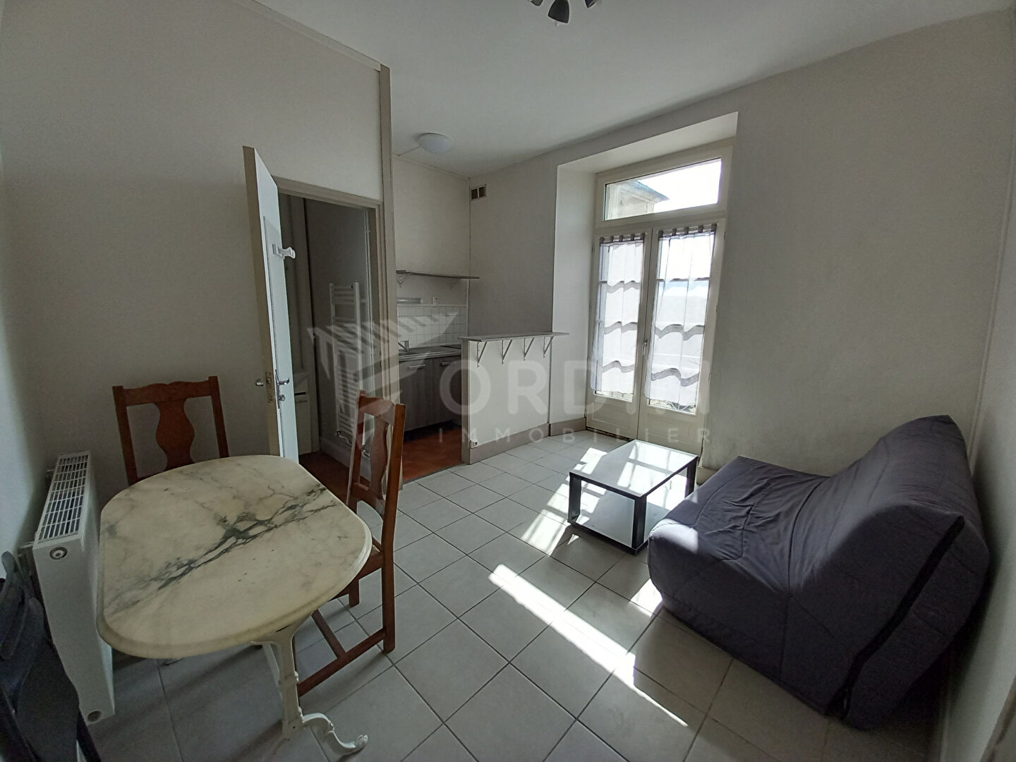 Studio - Avallon centre ville 15m2