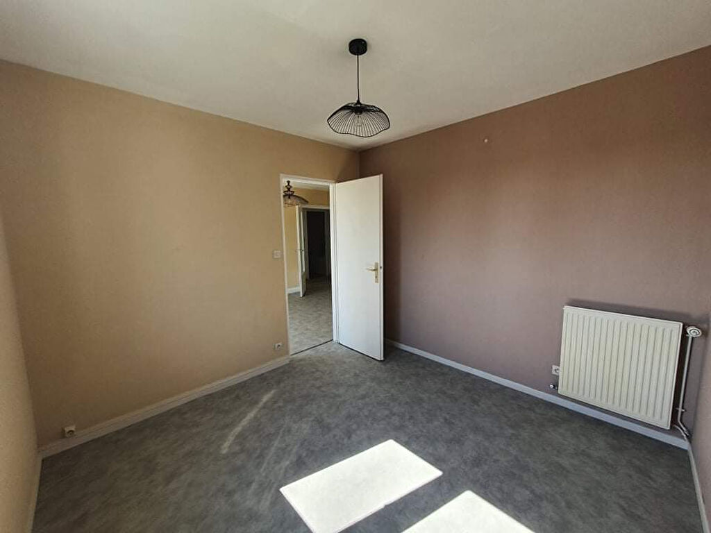Photo F3 spacieux et Lumineux - Avallon - 63m² 3ème étage avec garage et cave image 6/6