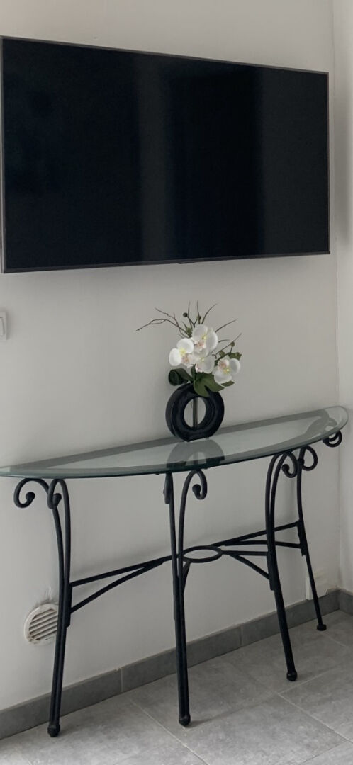 Photo SENS centre - F2 en RdC meublé image 3/6