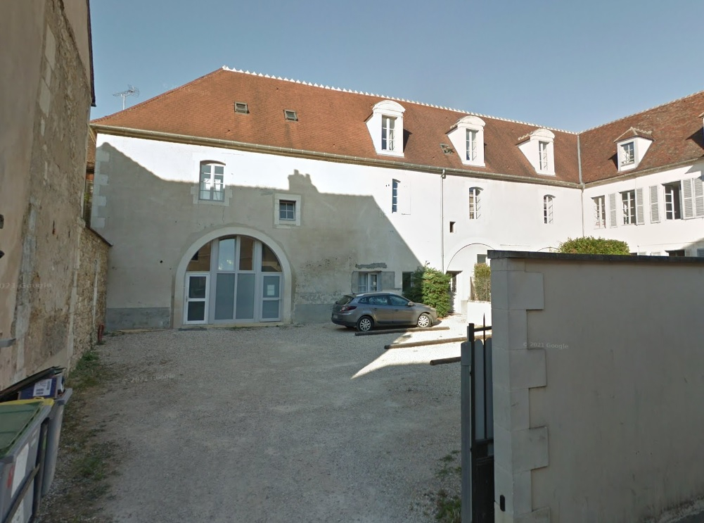 AUXERRE - QUARTIER TRIBUNAL - LOCAL 48M² RDC