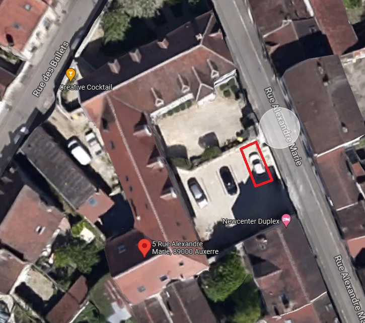 Photo AUXERRE - QUARTIER TRIBUNAL - LOCAL 48M² RDC image 2/6