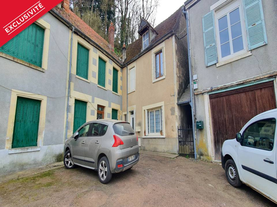 Maison de ville à DONZY centre- 3 pièces - 2 chambres.