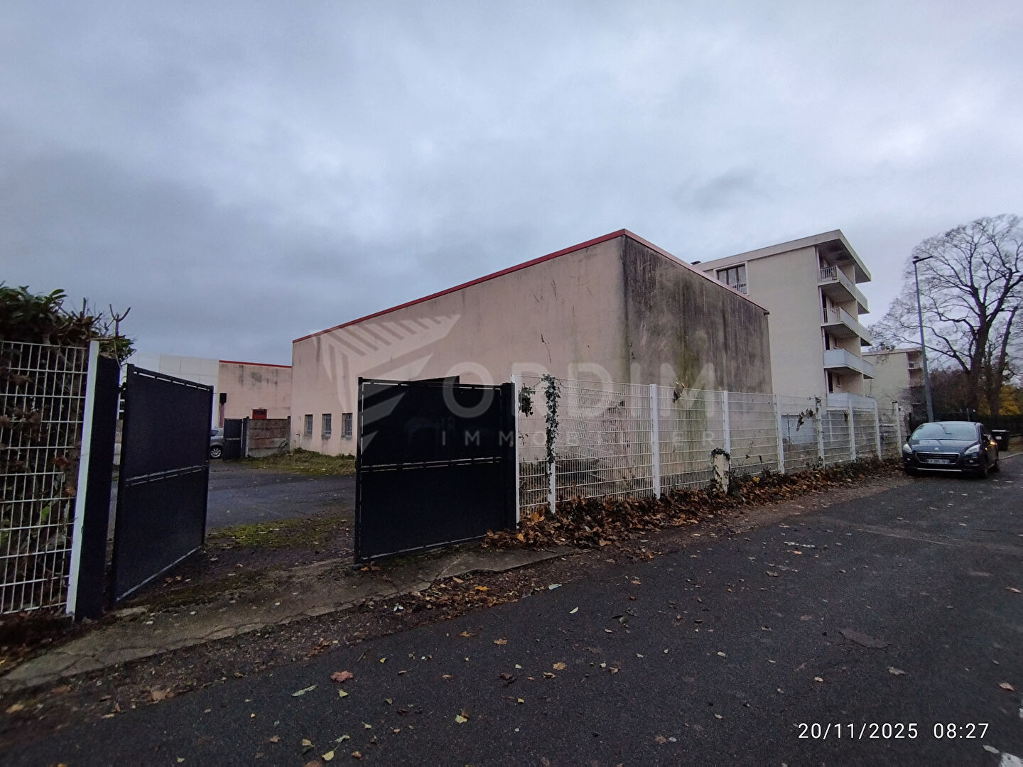AUXERRE BATIMENT COMMERCIAL 390M² avec Terrain d'environ 566m²