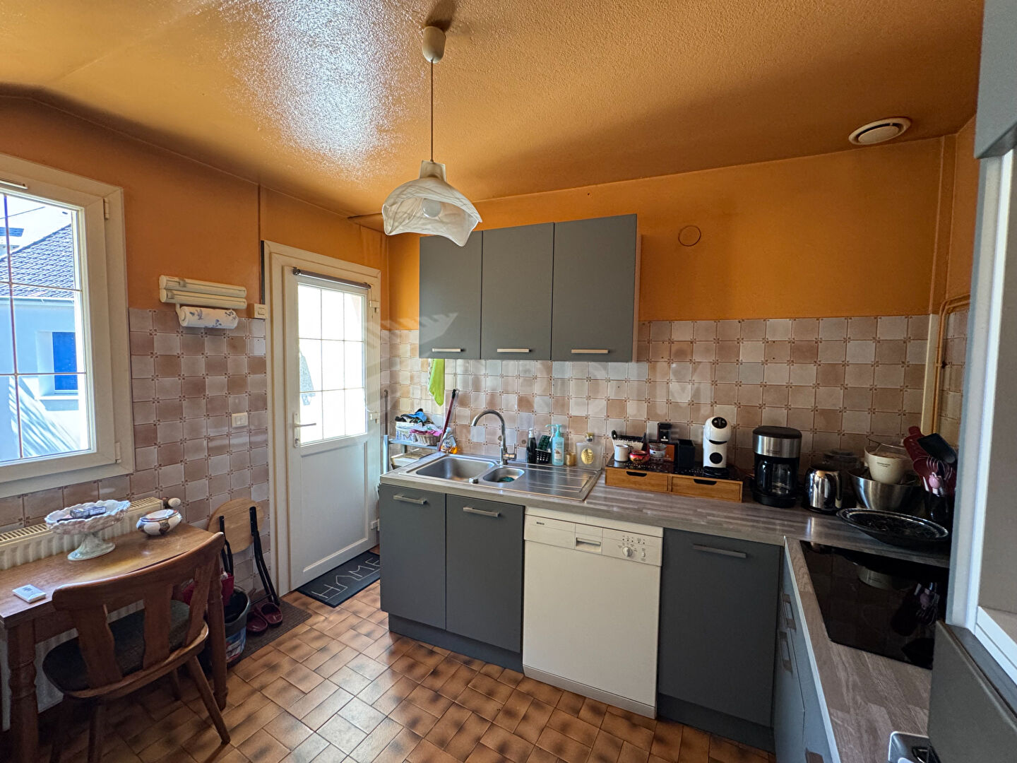 Photo COSNE SUR LOIRE Maison comprenant deux appartements. image 2/6