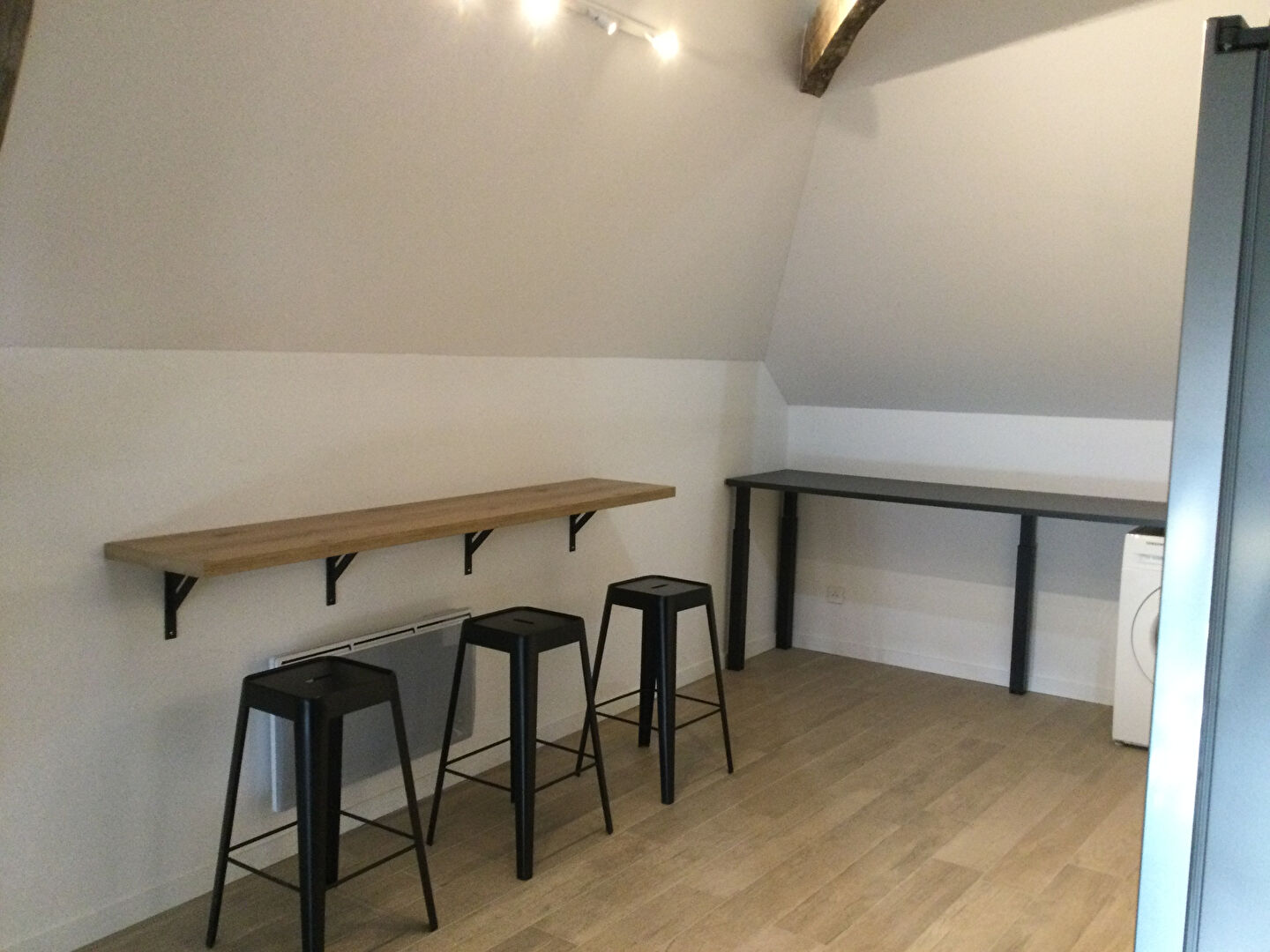 Photo TOUCY - Magnifique logement meublé type F3 image 5/6