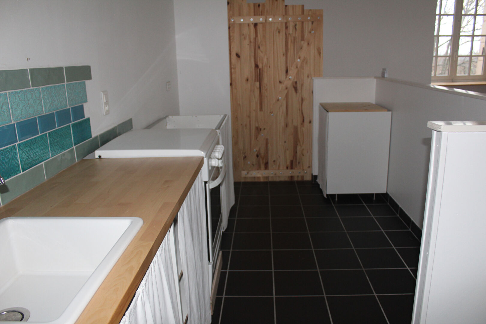 Photo JOIGNY, bel appartement  F2 dans immeuble sécurisé avec emplacement de parking sécurisé image 5/6