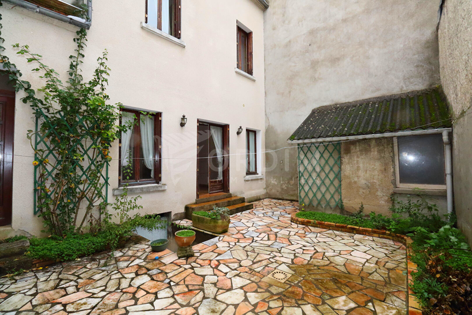 COSNE CENTRE - Maison + appartement 150 m² - Garage -Terrain de 160 m².