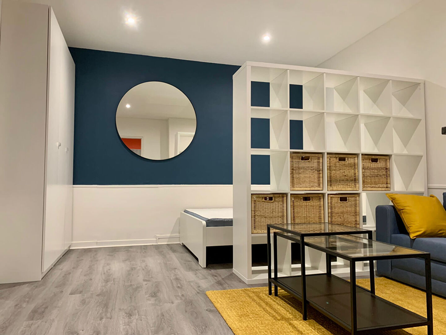 SENS centre - F1 meublé entièrement rénové.