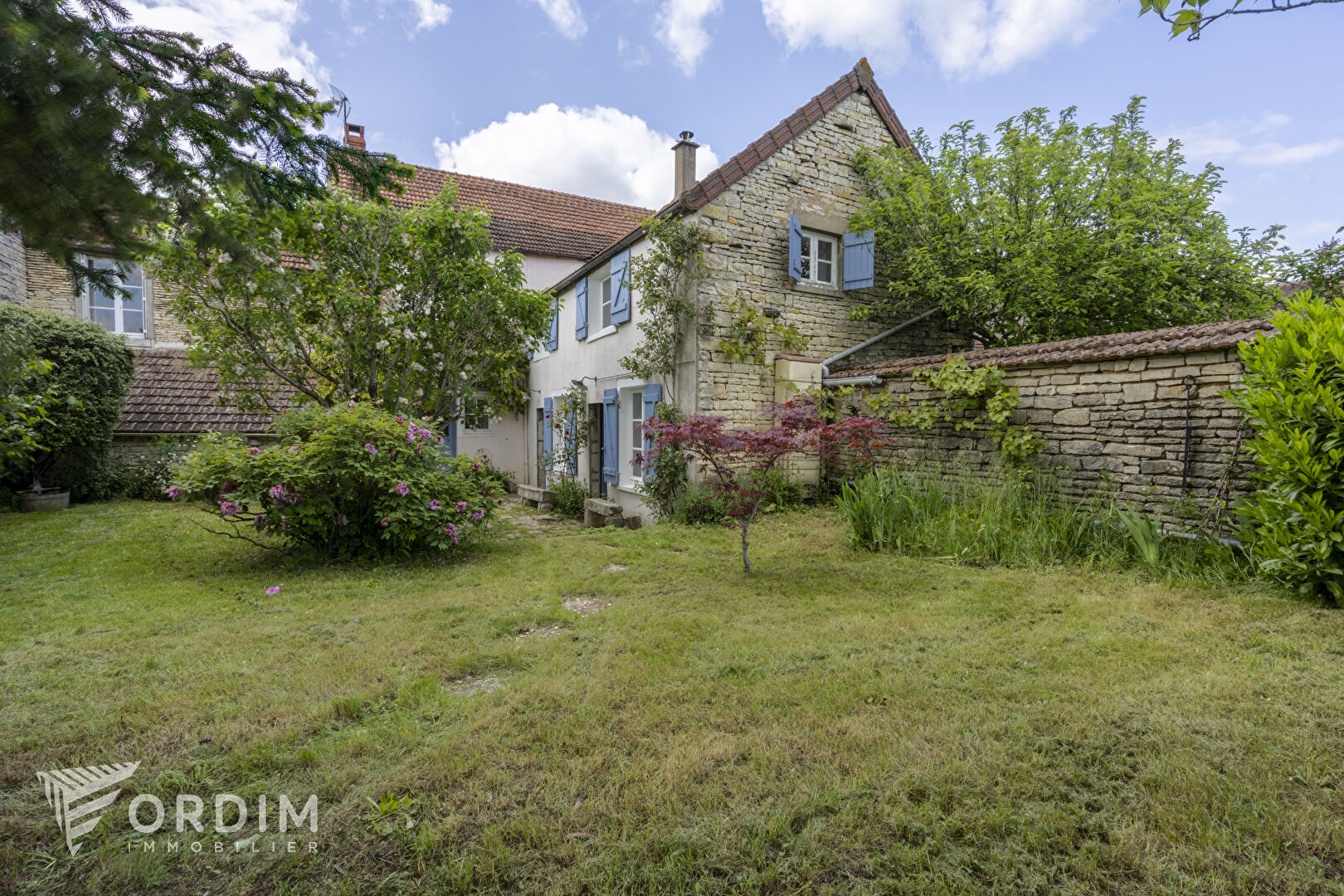 Maison ancienne rénovée à Nitry