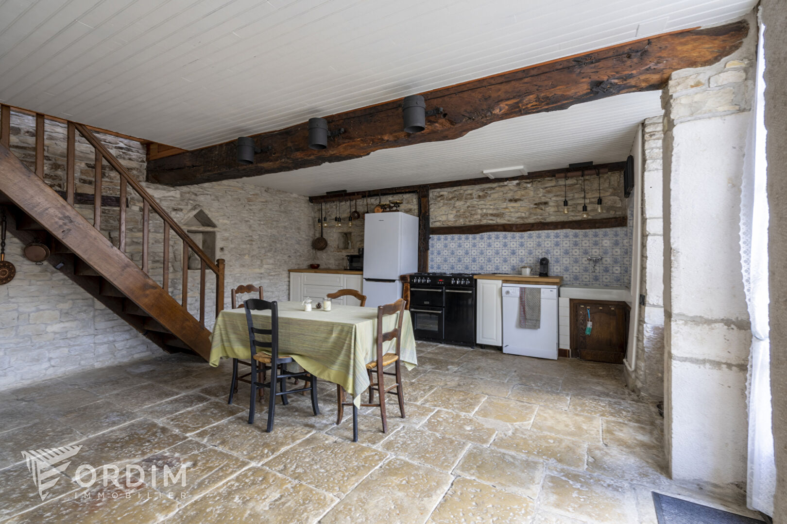 Photo Maison ancienne rénovée à Nitry image 2/6